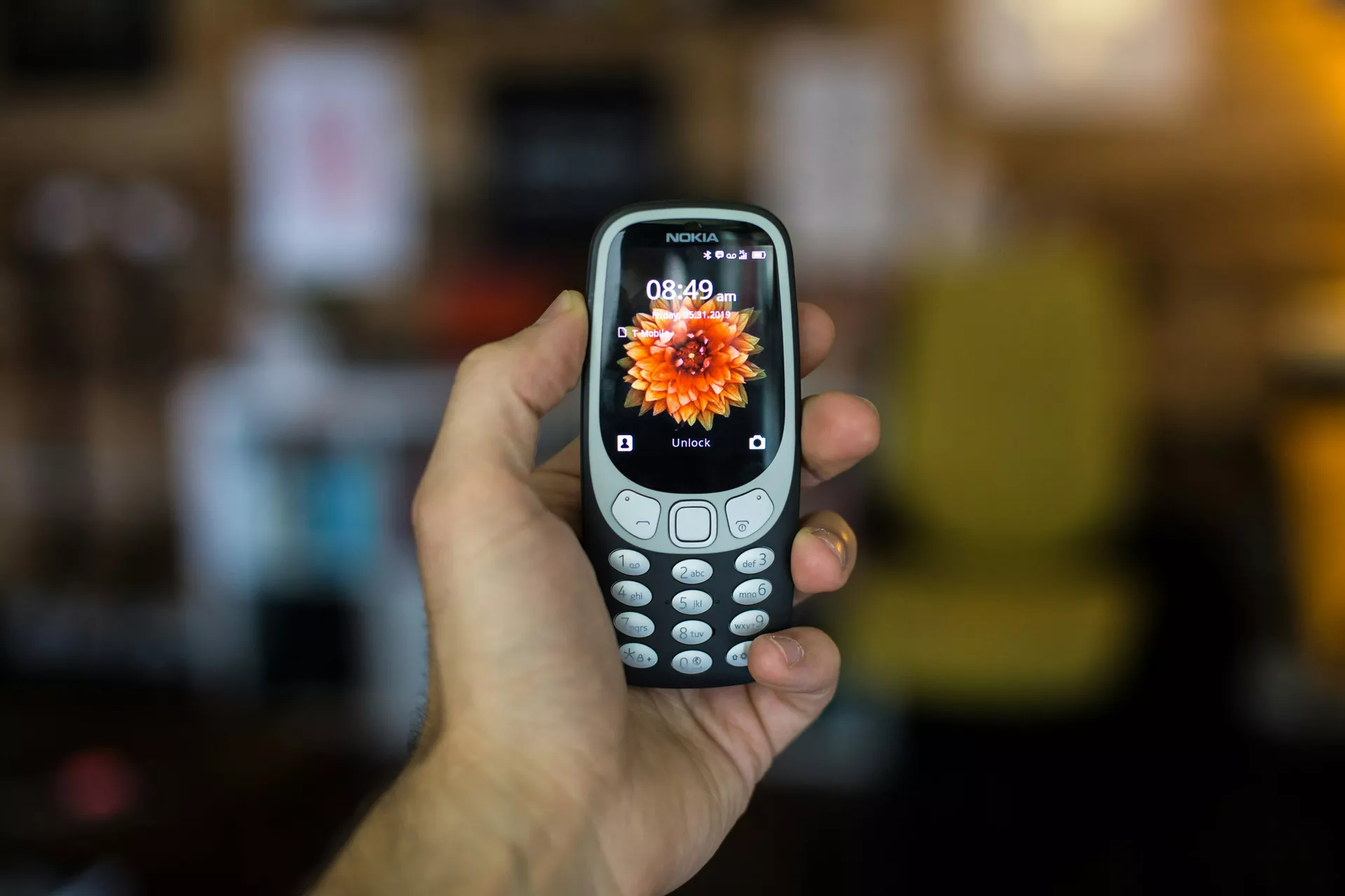 Eski bir cep telefonu, yakın plan